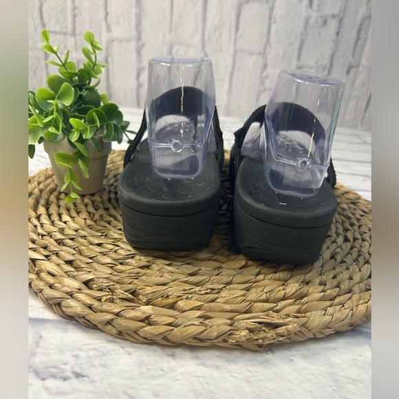 Vionic Black Sparkle Sandals. Size 9. - Picture 5 of 8